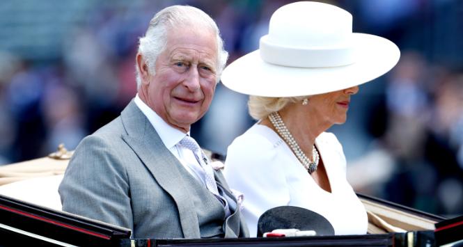 Książę Karol z żoną Kamilą w Ascot, 15 czerwca 2022 r.