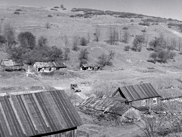 Hulskie, podobnie jak dziesiątki innych wsi podczas akcji „Wisła”, opustoszało. Dwie rodziny autochtonów wróciły tu w 1957 r.