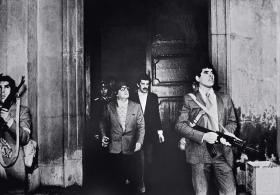 Ostatnie zdjęcie Allende przed jego samobójczą śmiercią po zamachu stanu dokonanym przez generała Pinocheta, wrzesień 1973 r.