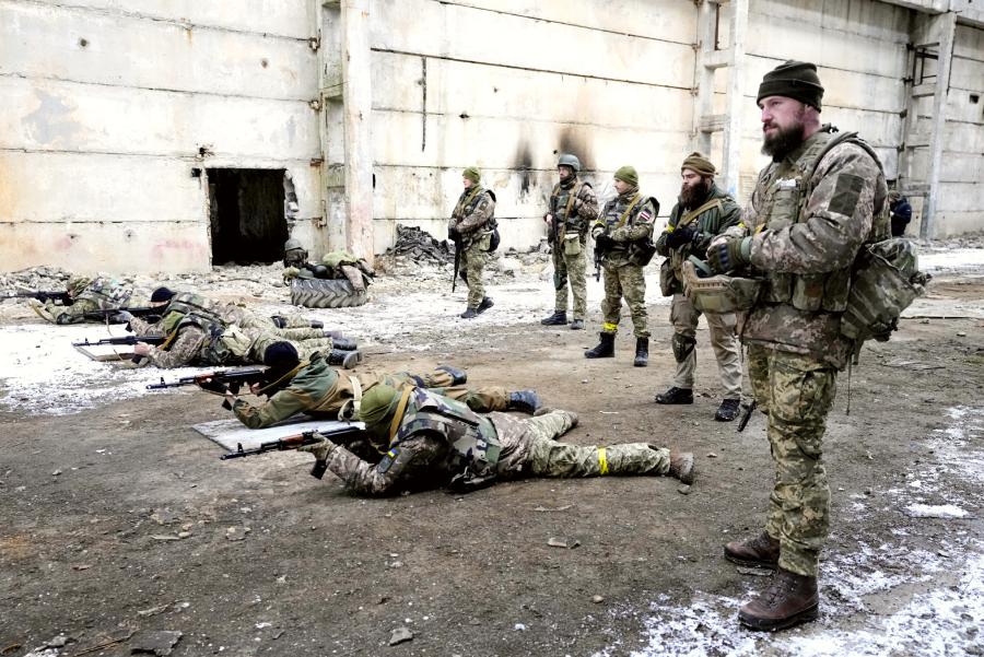 Szkolenie Białorusinów, którzy chcą walczyć w Ukrainie przeciwko Rosji. Kijów, 8 marca 2022 r.