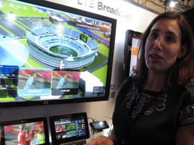 Na stoisku producenta procesorów do smartfonów, firmy Qualcomm, pokazywano również technologie, które poprawiają pojemność sieci komórkowej w czasie imprez masowych. Na Euro 2012 jak znalazł.