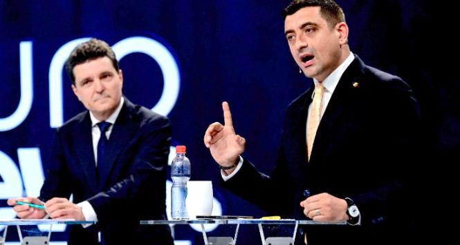 Nicușor Dan (z lewej) i George Simion, debata wyborcza z 8 maja 2025 r.